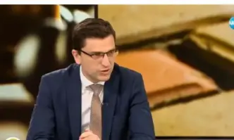 Зад състава на кабинета Главчев прозира дългата ръка на Пеевски