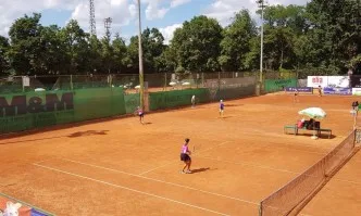 9 българчета се класираха за четвъртфиналите на турнир от Тенис Европа в София