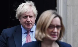Нов удар за Борис Джонсън: Министърът на труда си тръгва от правителството