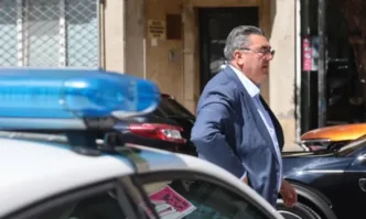 Служители на областната управа запечатаха централата на ДПС – Централен