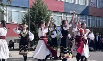 Откриха учебната година в район Връбница Кметът Милко Младенов пожела