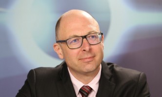 Той е категоричен че не е срамно да придобиваме военна