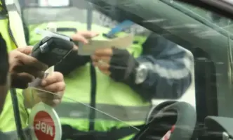 Полицията в Русе задържа след гонка 19 годишен пиян шофьор без