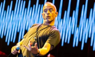 Един от най обичаните италиански певци тази година празнува 60 годишнина и