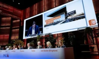 Не беше подминат и главния изпълнителен директор Стивън ван Райксвайк