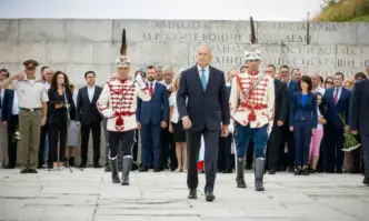 От Фейсбук профила на журналиста Евгени ПетровНяколко неща след речта