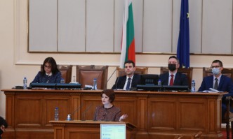 ГЕРБ иска в петък парламентът да заседава извънредно заради газа и да изслуша Петков