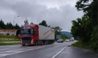 Край на движението на камиони през прохода Петрохан