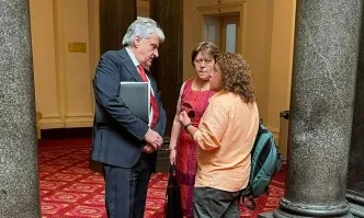 Рашков на сладка раздумка с Полина Паунова и бивша съдружничка на Божков в парламента (СНИМКИ)