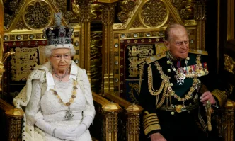 Евакуират кралица Елизабет II при безредици след Брекзит
