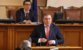 Заместник председателят на Народното събрание Мирослав Иванов от ПП реши да