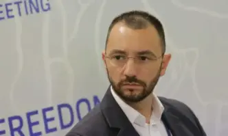 Терзиев ще ви купи автобуси и тролейбуси ама друг път