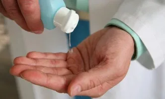 МСТП раздава дезинфектанти на близо 7000 възрастни хора