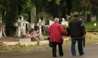 Общинските съвети уреждат управлението и вътрешния ред в гробищните паркове, реши парламентът