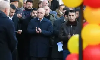 Македонският премиер Димитър Ковачевски депозира оставката си в парламента което