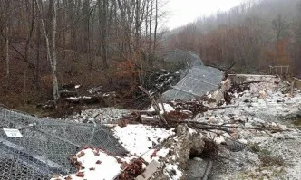 Наводнение отнесло малък участък от оградата с Турция, тече ремонт