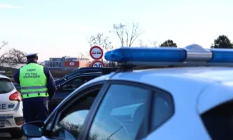 Дванадесет мигранти са задържани на автомагистрала Тракия от сливенски полицаи