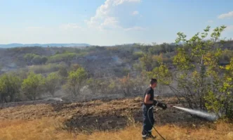 Голям пожар избухна край Българово Заради силния вятър огънят настъпва