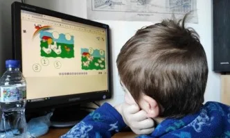 Правителството се сети за компенсациите на родителите заради онлайн обучението