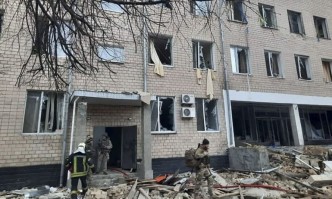 Русия засили атаките в Донбас, обяви пълен контрол над Азовтал