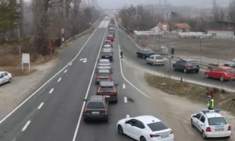 Много интензивен е трафикът по Е 79 край Симитли в посока