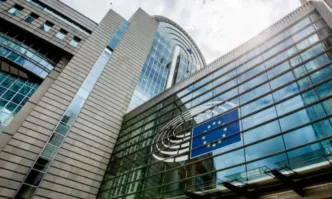 ЕС отпуска 1 61 милиарда евро една от най големите суми за