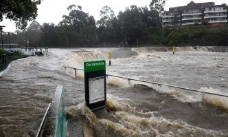 Евакуация на хиляди жители на Сидни заради рекордни валежи