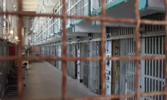 Група затворници са взели заложници в затвора в руската област