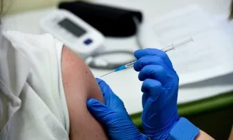 Захариева и още 12 министри от ЕС призоваха ЕК да подпомогне с ваксини страните от Източното партньорство