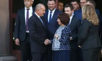 Кабинетът на македонския президент Гордана Силяновска Давкова официално ще поиска отговор