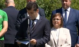 Премиерът Кирил Петков реши да се качи на Околчица за
