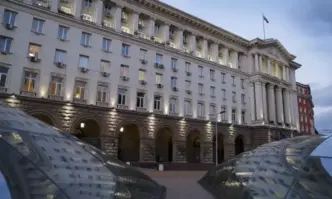 С друга заповед на премиера Главчев от длъжността заместник министър на