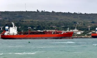 Петролен танкер задържан от френските власти в Средиземно море и