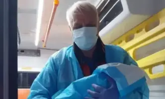 Фелдшер изроди бебе в линейка в Бургас Историята разказа самият