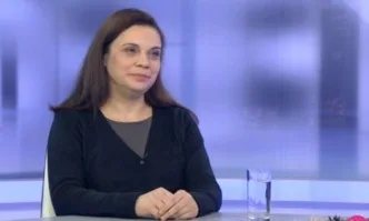 Политологът Геновева Петрова: Не може президентът, който назначи служебен кабинет, да се крие зад собствените си министри