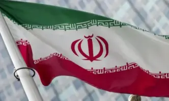 Иран обяви че е изстрелял балистични ракети по цели в