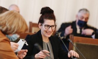 Член БСП към Константинова: Липсата на професионализъм не е оправдание за управленска немощ