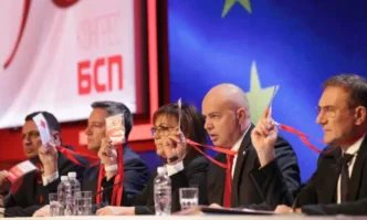 Кирил Добрев подава жалби че не е допуснат в залата