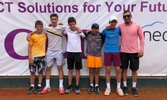 Три българчета се класираха за четвъртфиналите на турнир от Тенис Европа в Скопие