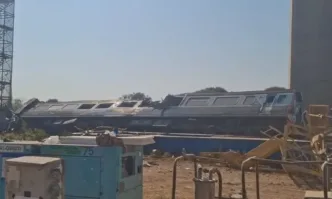 Най малко 22 ма души загинаха в Тайланд днес след като кран