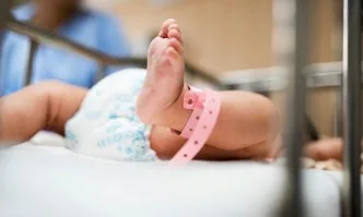В Майчин дом спасиха 590-грамово бебе