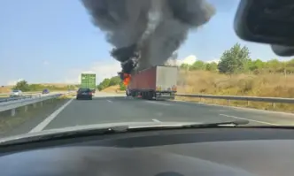 Камион гори на АМ Струма съобщава читател на Tribune Инцидентът