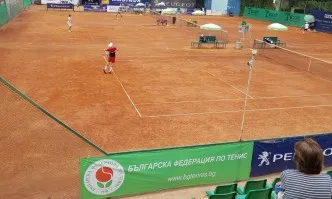 15 българчета започнаха с победи на турнир от Тенис Европа в София