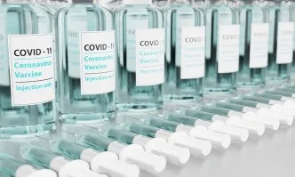 Европейски доклад: Няма спешна нужда от трета, бустерна доза от ваксините срещу КОВИД-19