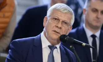 Време е да слязат на земята да спрат да ламтят