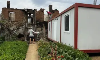 Жителите са готови на протест ако останат по фургонитеПървите 7