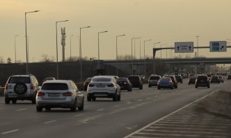 Натоварено е движението по пътищата и в последния почивен ден