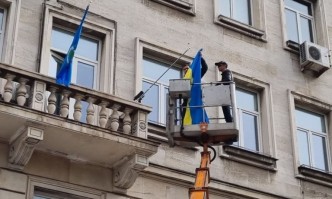 Лалов иска Рашков и Гешев да се сезират за отмъкнатото украинско знаме от СО