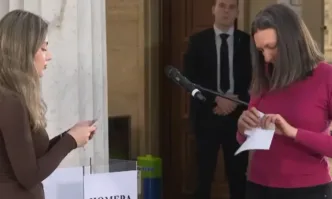 Представители на медиите сложиха номерата на партиите и коалиците в
