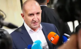 Аз искам да поздравя всички български граждани които се борят